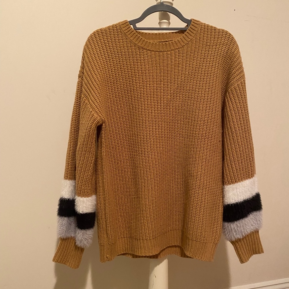 FOREVER 21 SWEATER
